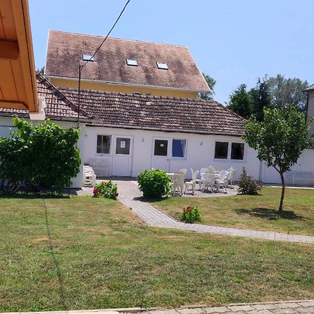 Villa Vanilia Keszthely Buitenkant foto