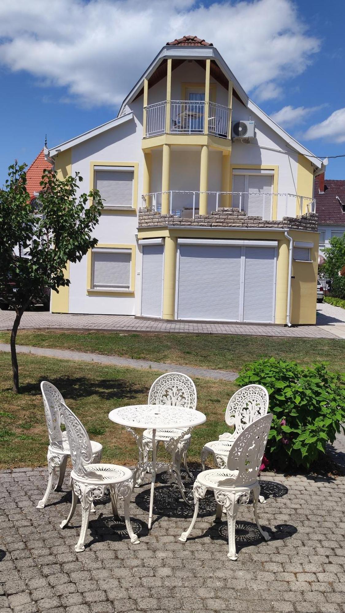 Villa Vanilia Keszthely Buitenkant foto