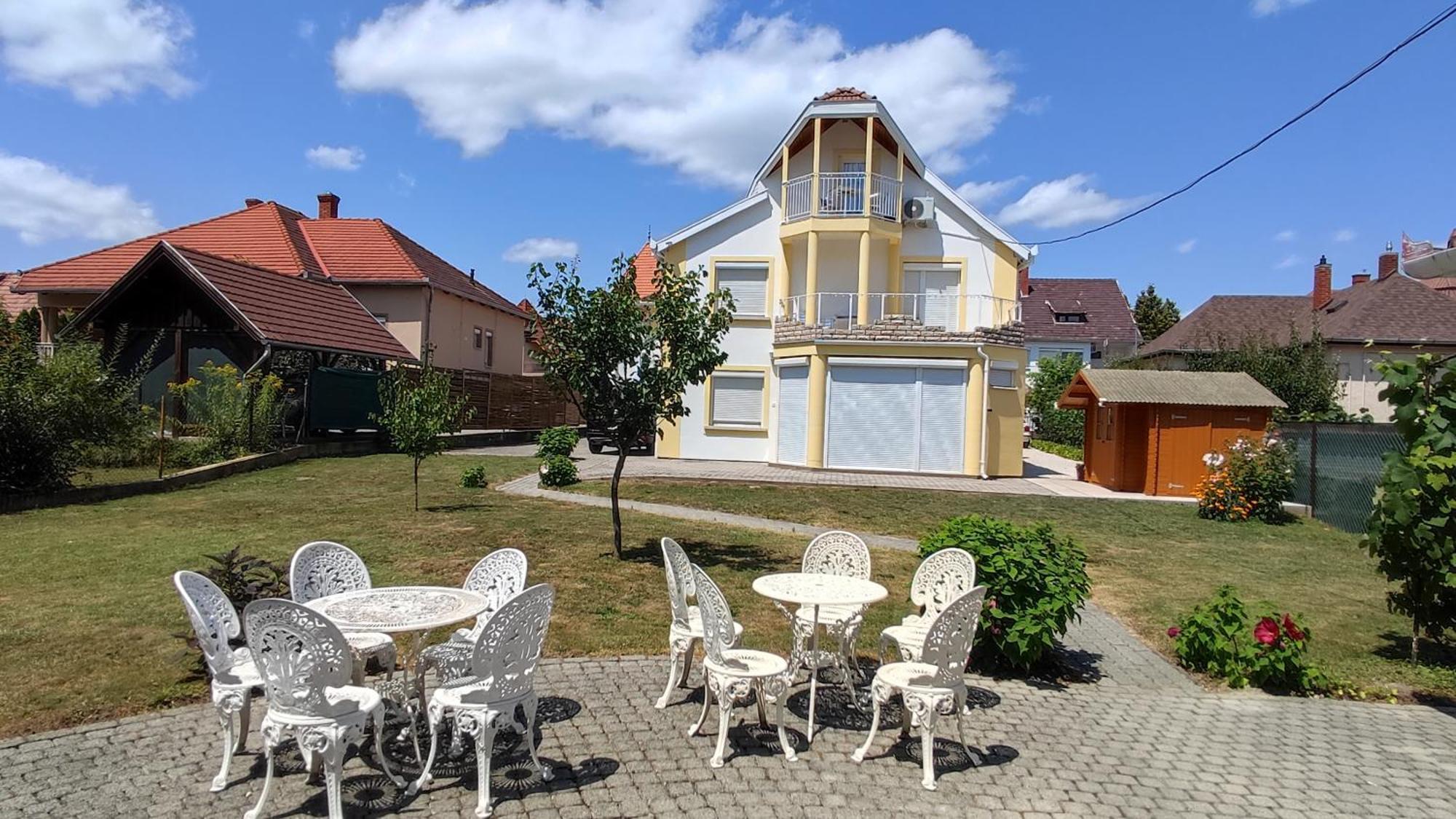 Villa Vanilia Keszthely Buitenkant foto